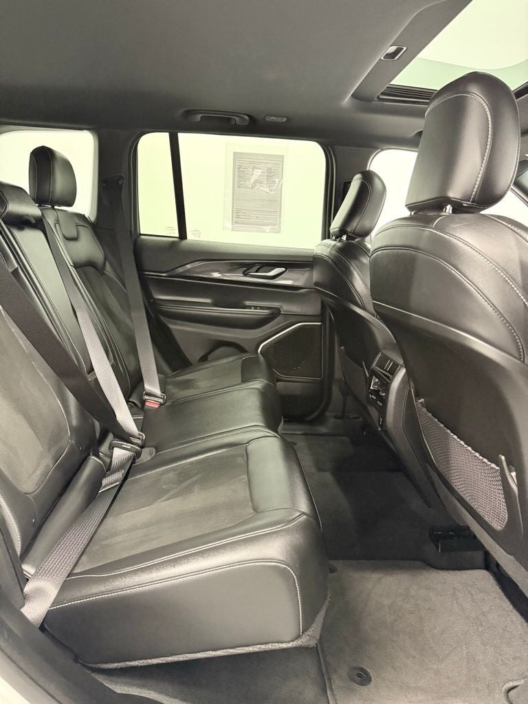 2022 Jeep Grand Cherokee Altitude