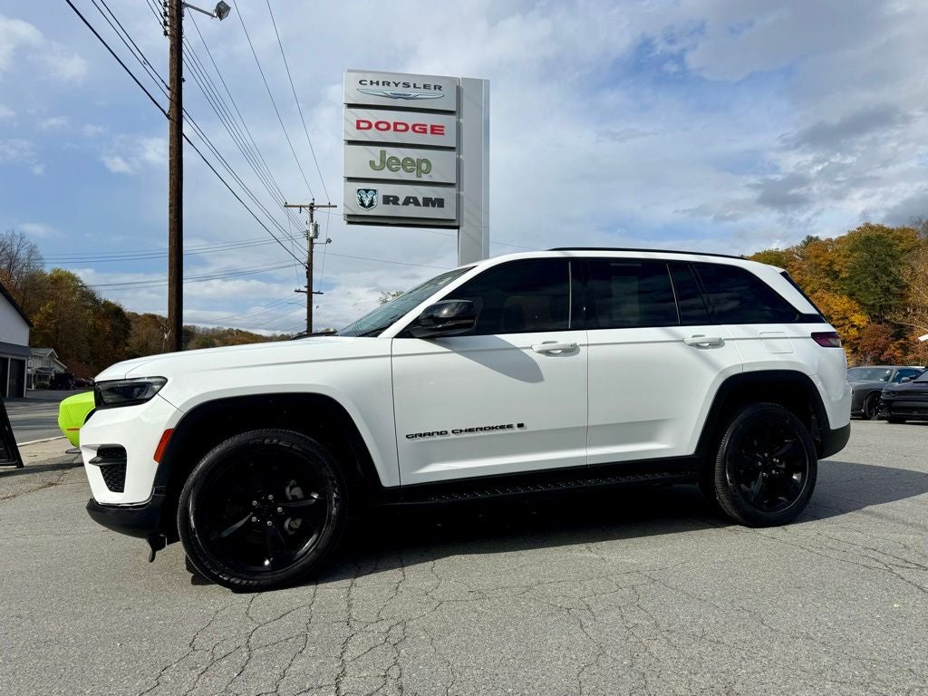 2022 Jeep Grand Cherokee Altitude