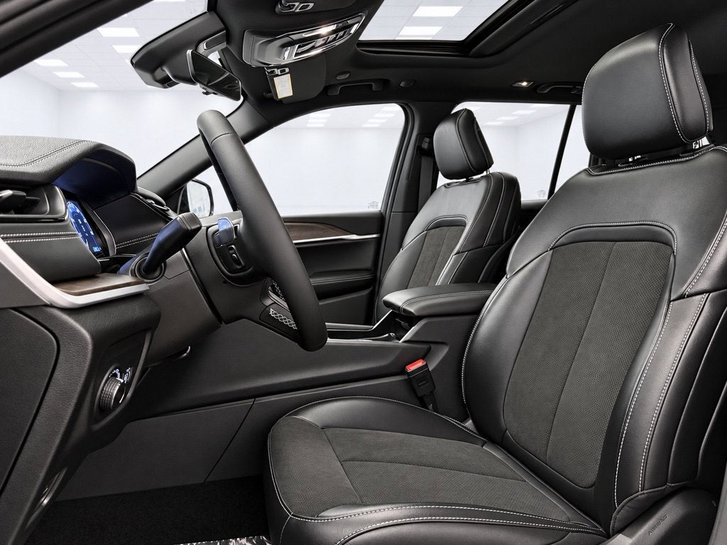 2026 Jeep Grand Cherokee Altitude