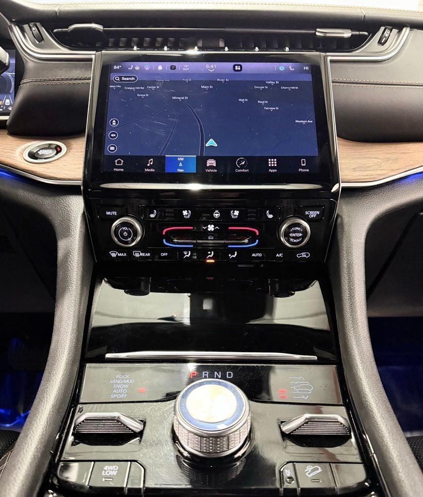 2022 Jeep Grand Cherokee Summit