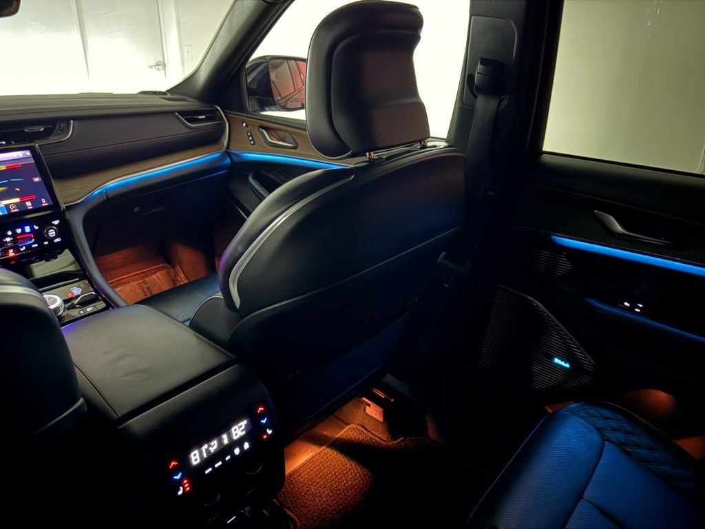 2022 Jeep Grand Cherokee Summit