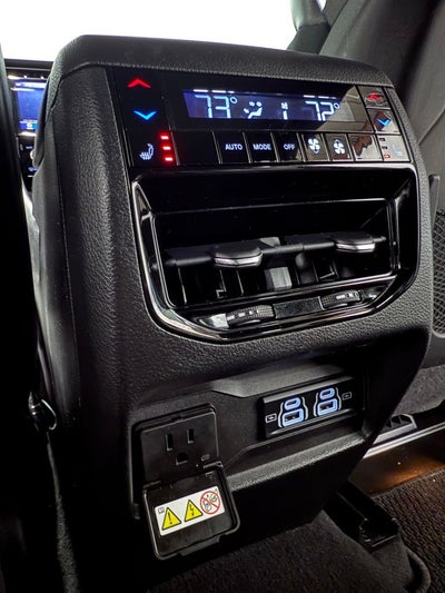 2022 Jeep Grand Cherokee Summit