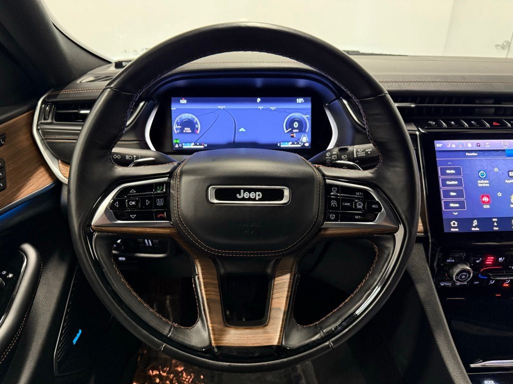 2022 Jeep Grand Cherokee Summit