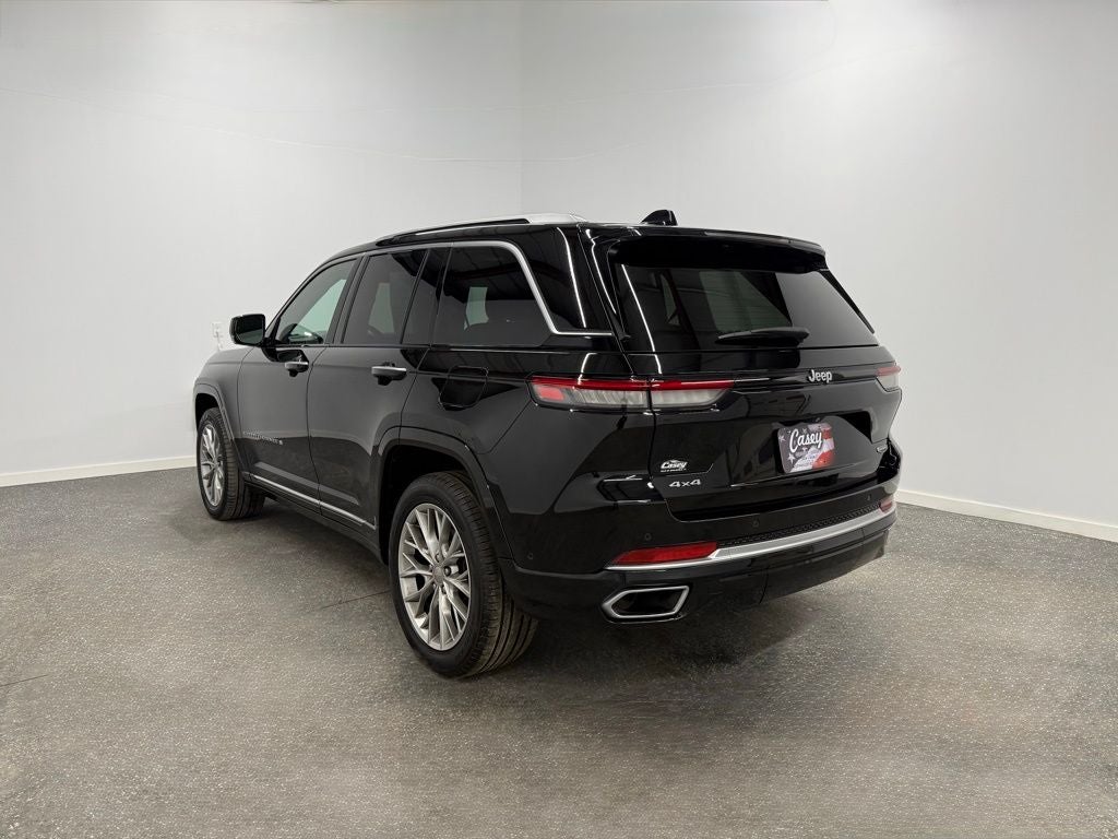 2022 Jeep Grand Cherokee Summit