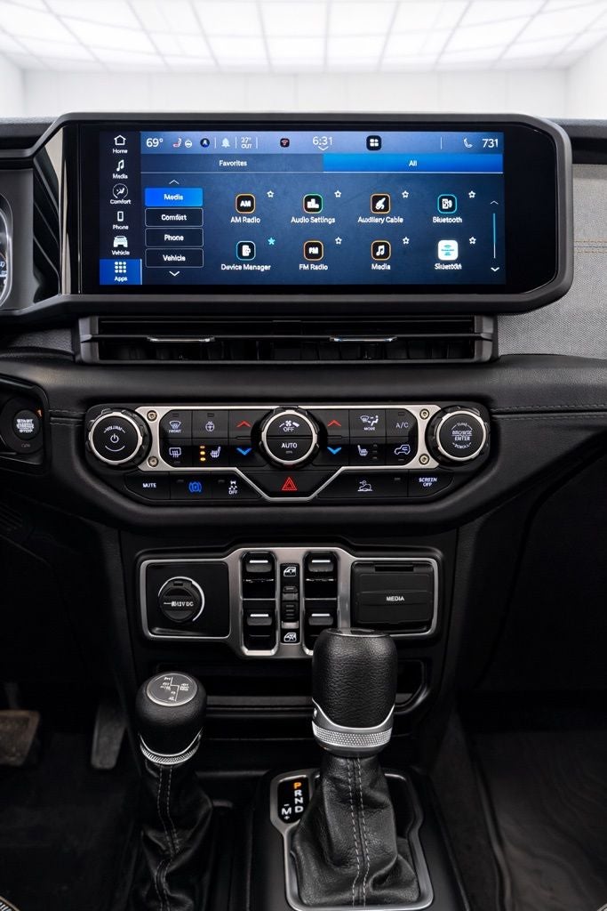 2024 Jeep Wrangler Sahara 4xe