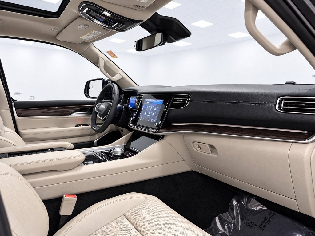2024 Jeep Wagoneer Base