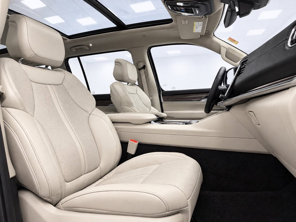 2024 Jeep Wagoneer Base