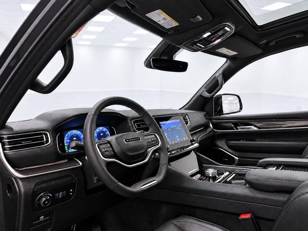 2023 Jeep Wagoneer Base