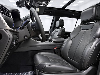 2023 Jeep Wagoneer Base