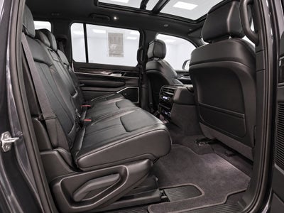2023 Jeep Wagoneer Base