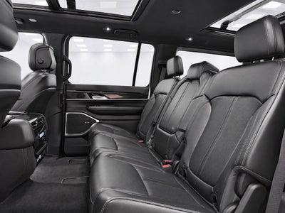 2023 Jeep Wagoneer Base