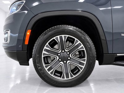 2023 Jeep Wagoneer Base