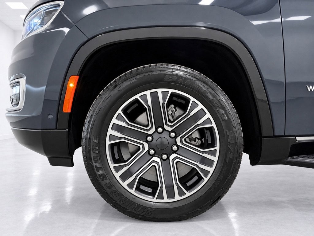 2023 Jeep Wagoneer Base