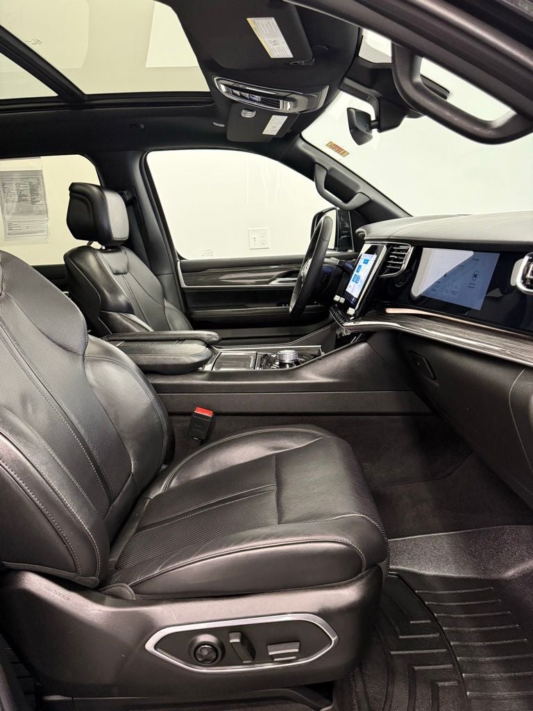 2022 Jeep Wagoneer Series III