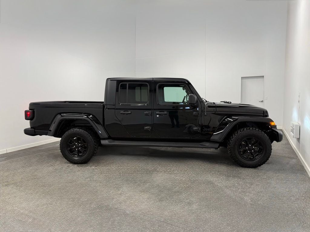 2022 Jeep Gladiator Willys photo 2