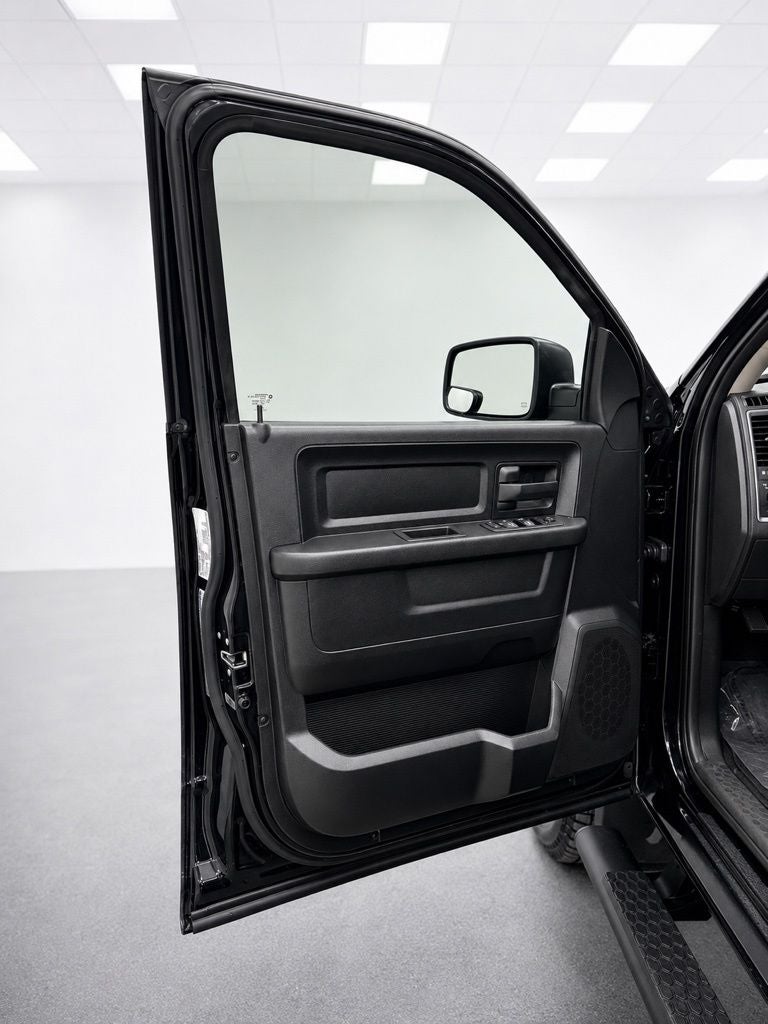 2023 RAM 1500 Classic Express