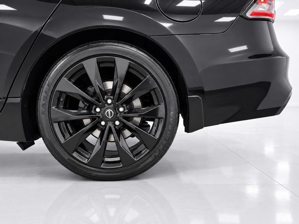 2023 Nissan Maxima SR