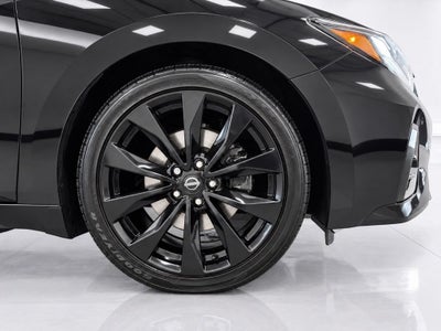 2023 Nissan Maxima SR