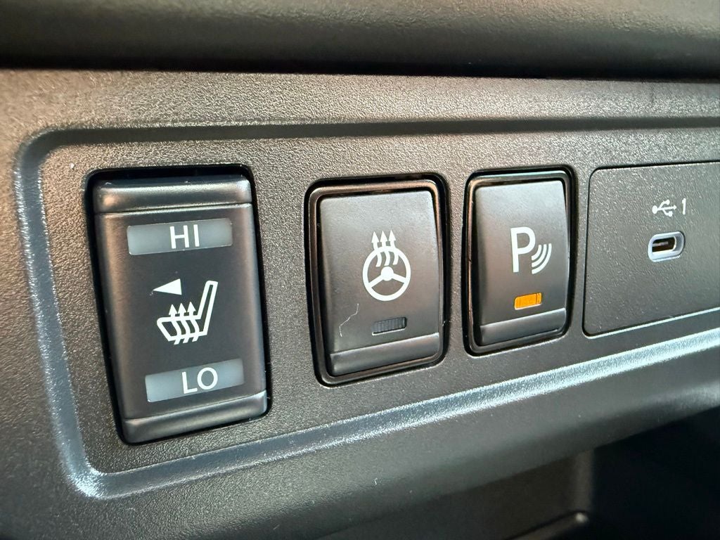 2024 Nissan Frontier SV