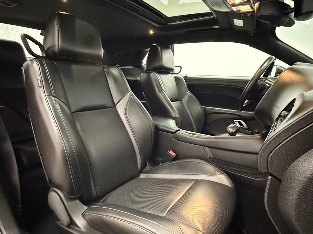 2022 Dodge Challenger SXT