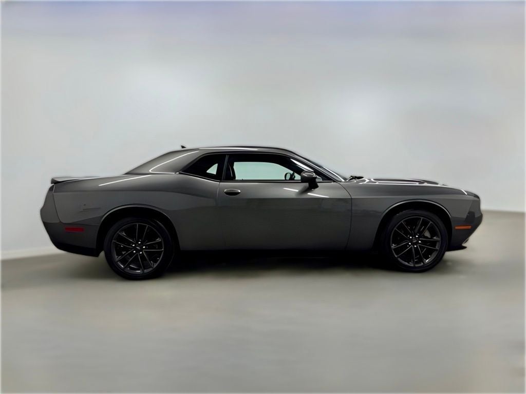 2022 Dodge Challenger SXT