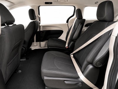 2021 Chrysler Voyager LX