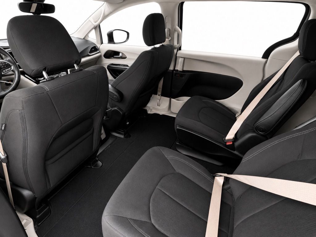 2021 Chrysler Voyager LX