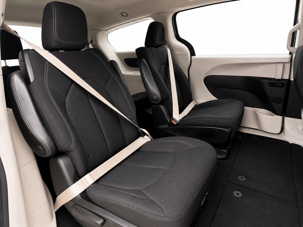 2021 Chrysler Voyager LX
