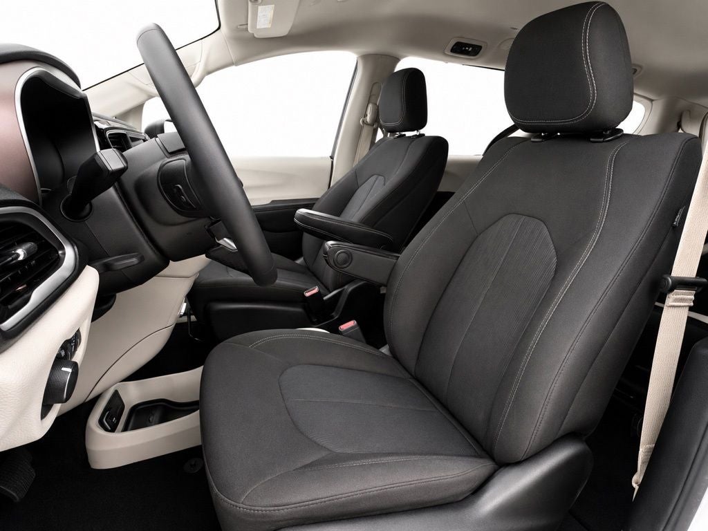2021 Chrysler Voyager LX