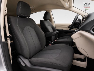 2021 Chrysler Voyager LX
