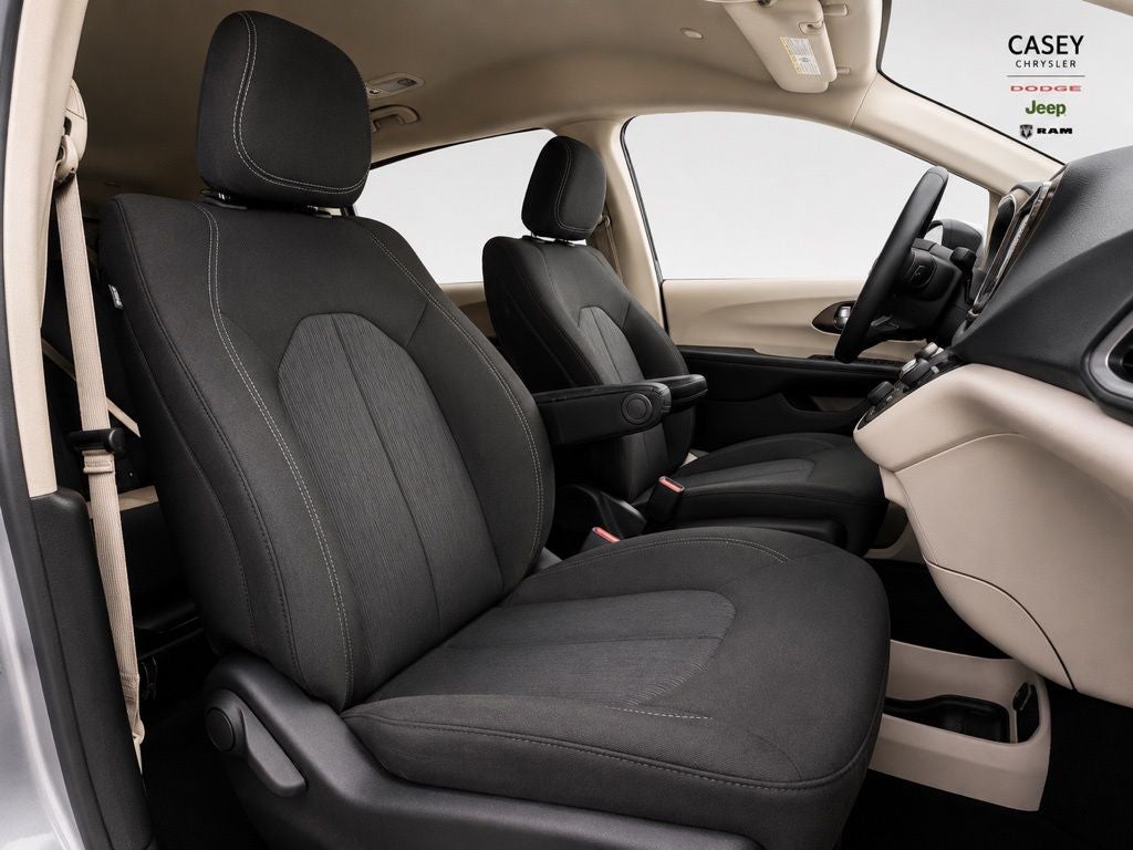 2021 Chrysler Voyager LX