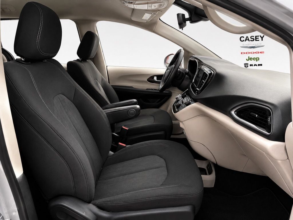 2021 Chrysler Voyager LX