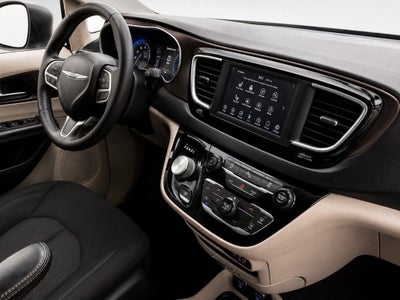 2021 Chrysler Voyager LX