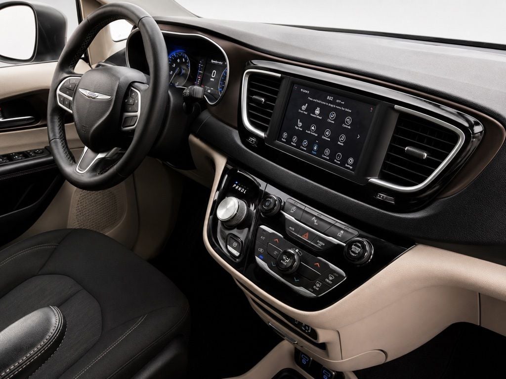 2021 Chrysler Voyager LX