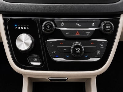 2021 Chrysler Voyager LX