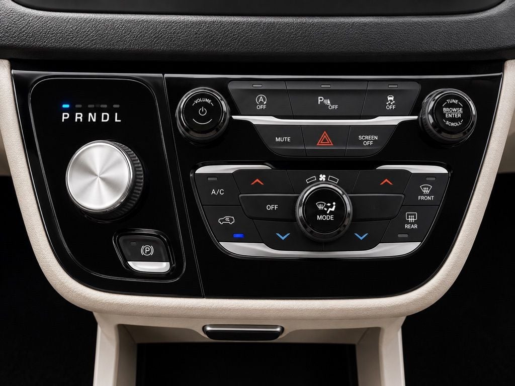 2021 Chrysler Voyager LX