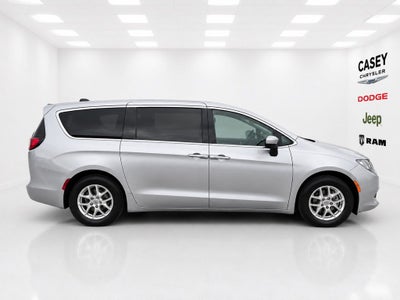 2021 Chrysler Voyager LX