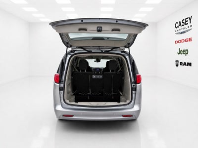 2021 Chrysler Voyager LX