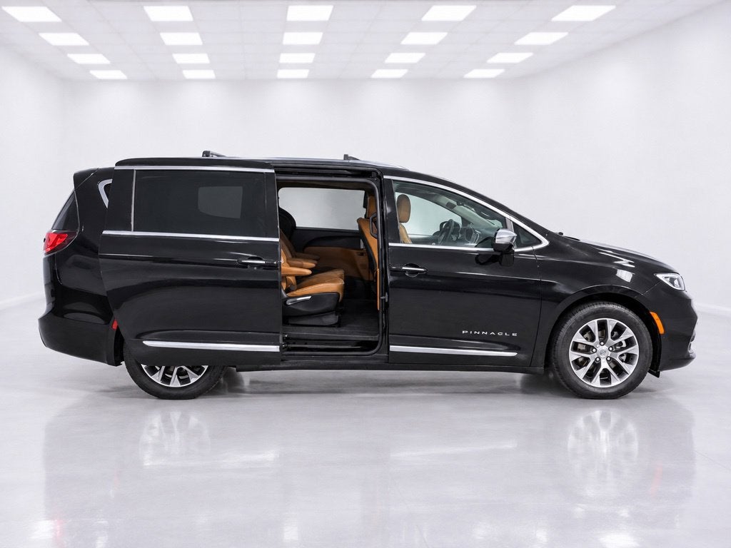 2023 Chrysler Pacifica Hybrid Pinnacle