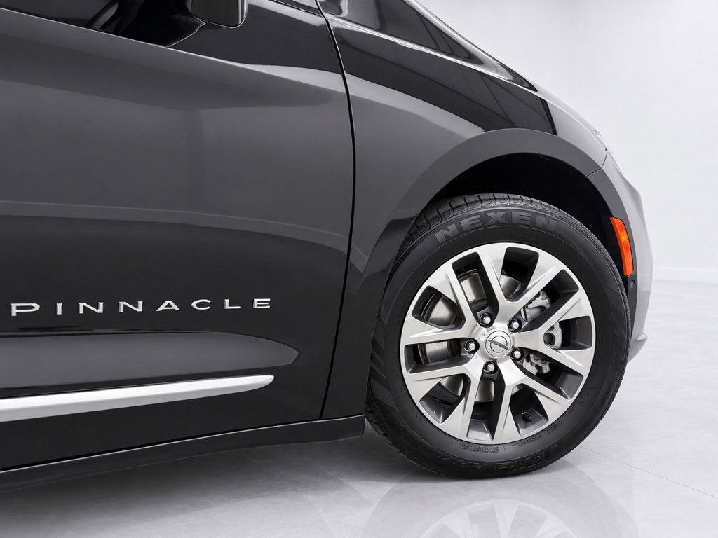 2023 Chrysler Pacifica Hybrid Pinnacle