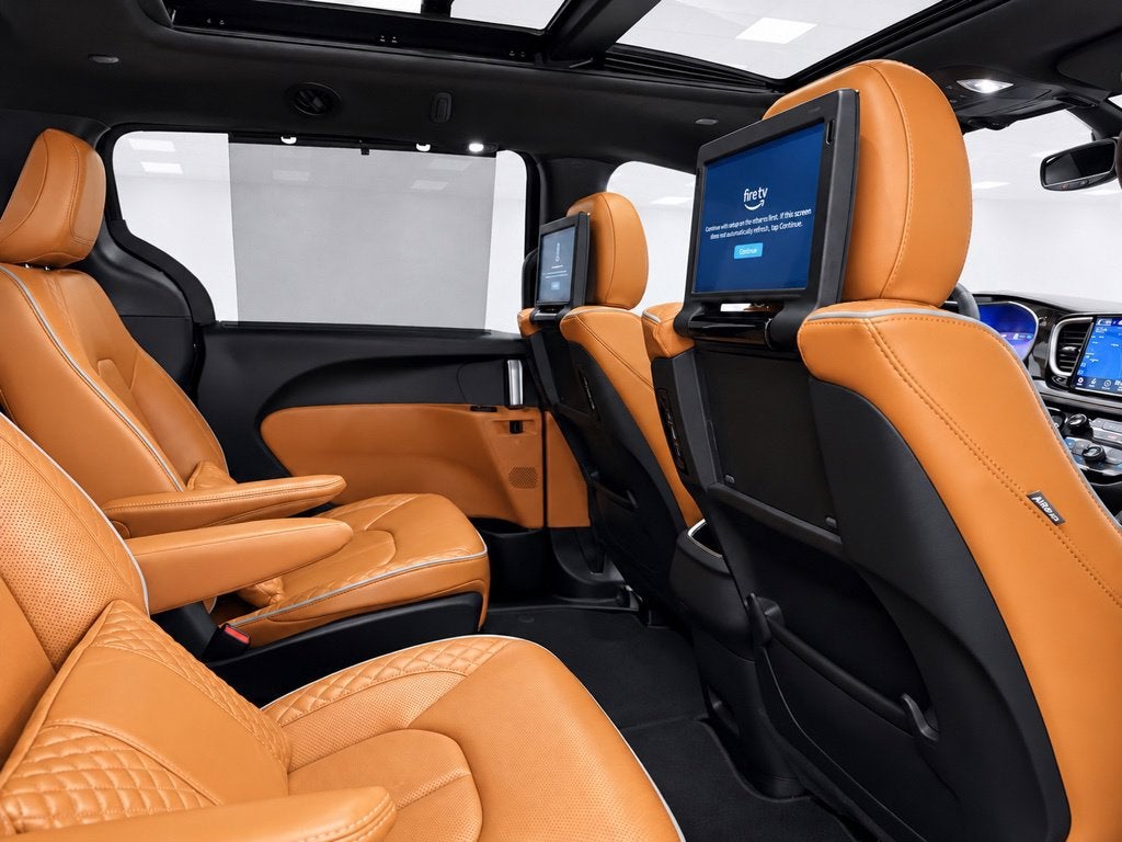 2023 Chrysler Pacifica Hybrid Pinnacle