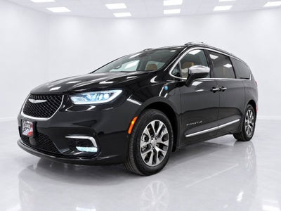 2023 Chrysler Pacifica Hybrid Pinnacle