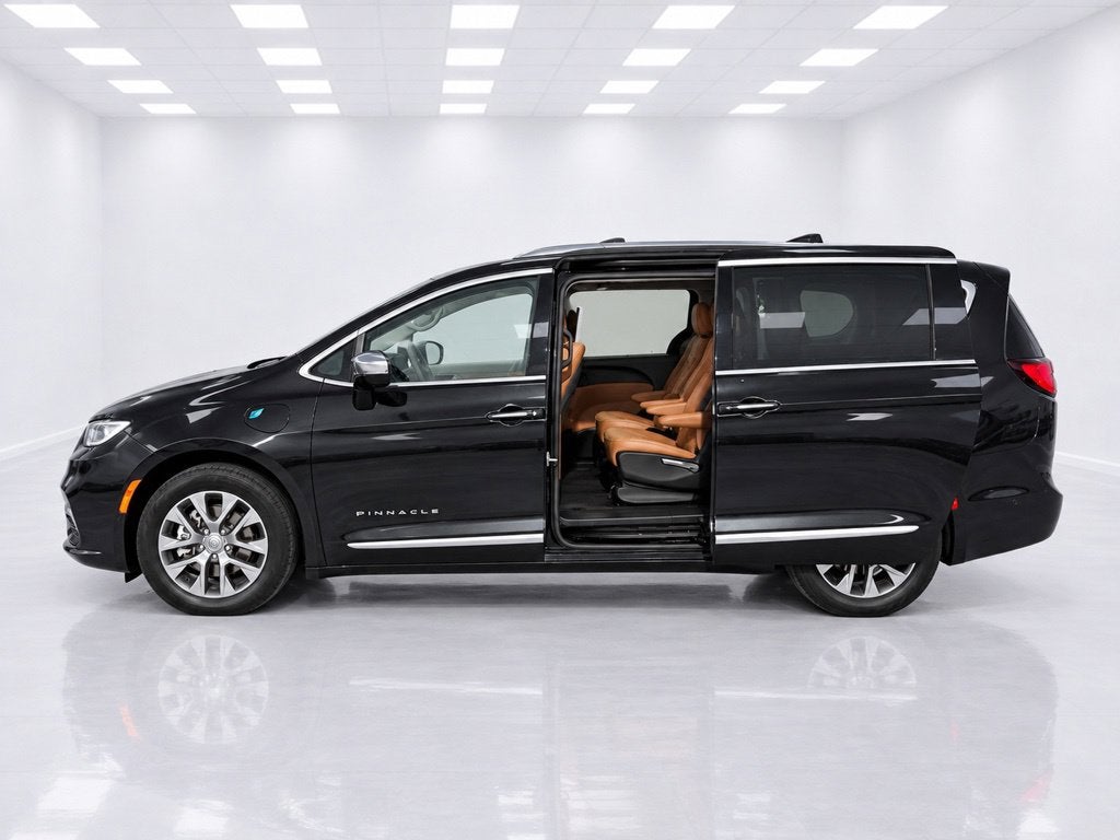 2023 Chrysler Pacifica Hybrid Pinnacle