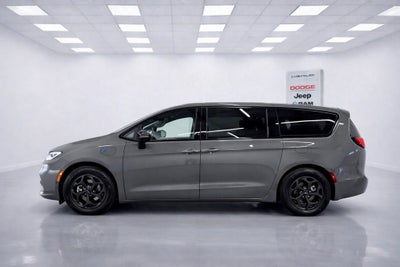 2023 Chrysler Pacifica Hybrid Limited