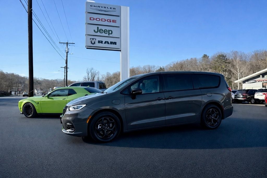 2023 Chrysler Pacifica Hybrid Limited