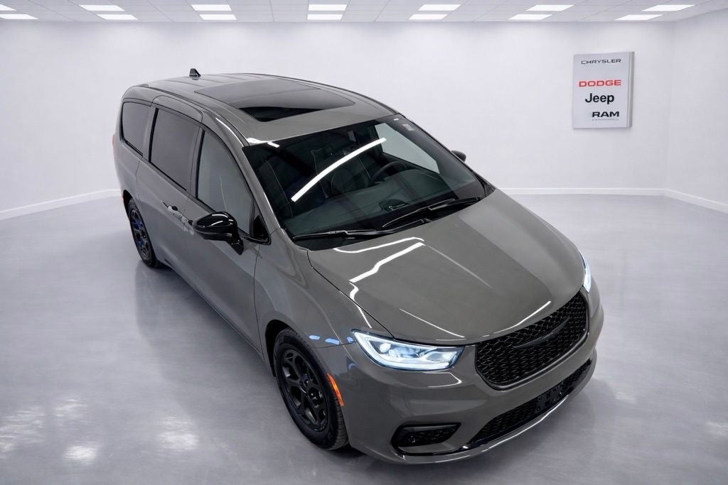 2023 Chrysler Pacifica Hybrid Limited