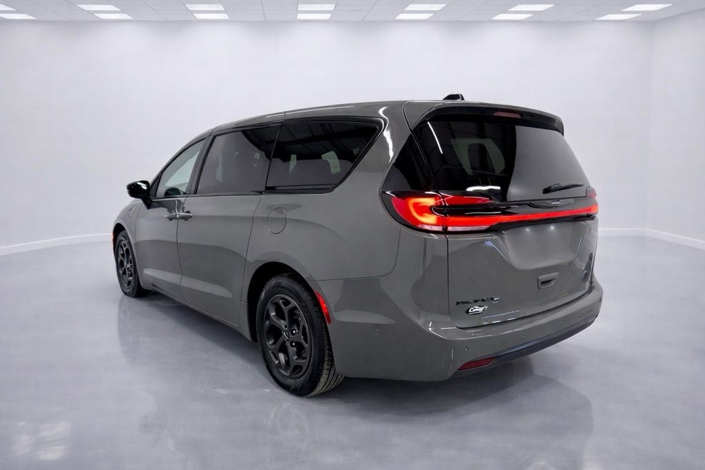 2023 Chrysler Pacifica Hybrid Limited