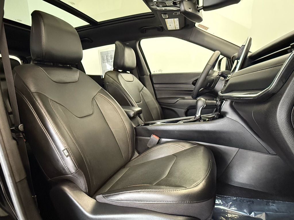 2023 Jeep Compass (Red) Edition