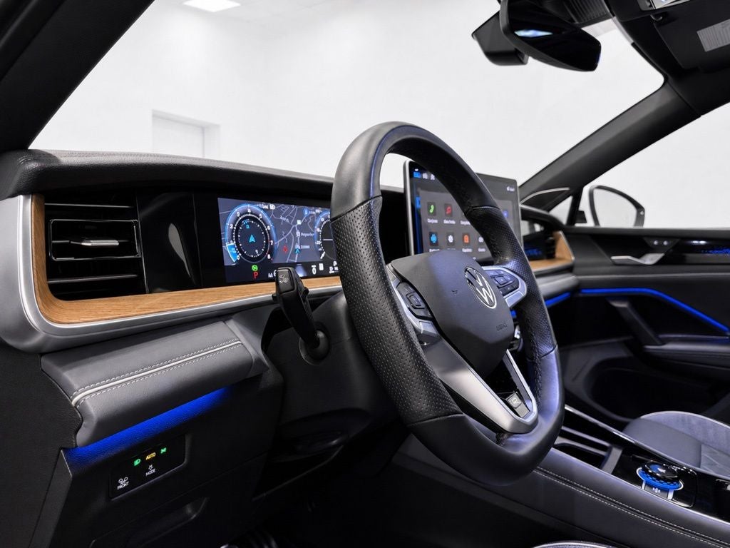 2025 Volkswagen Tiguan 2.0T SEL R-Line
