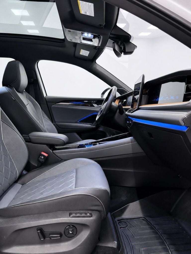 2025 Volkswagen Tiguan 2.0T SEL R-Line